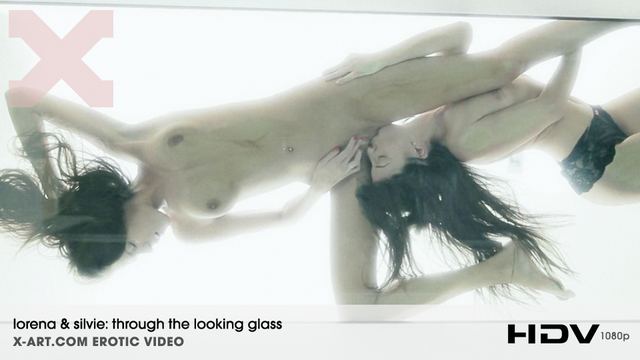 silvie art]  & lorena, through the looking glass (1080 hd)海报剧照